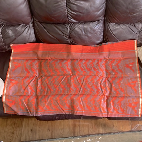 Orange and gray color with dark orange blouse piece. Cotton Jumdani with golden - Picture 3 of 5